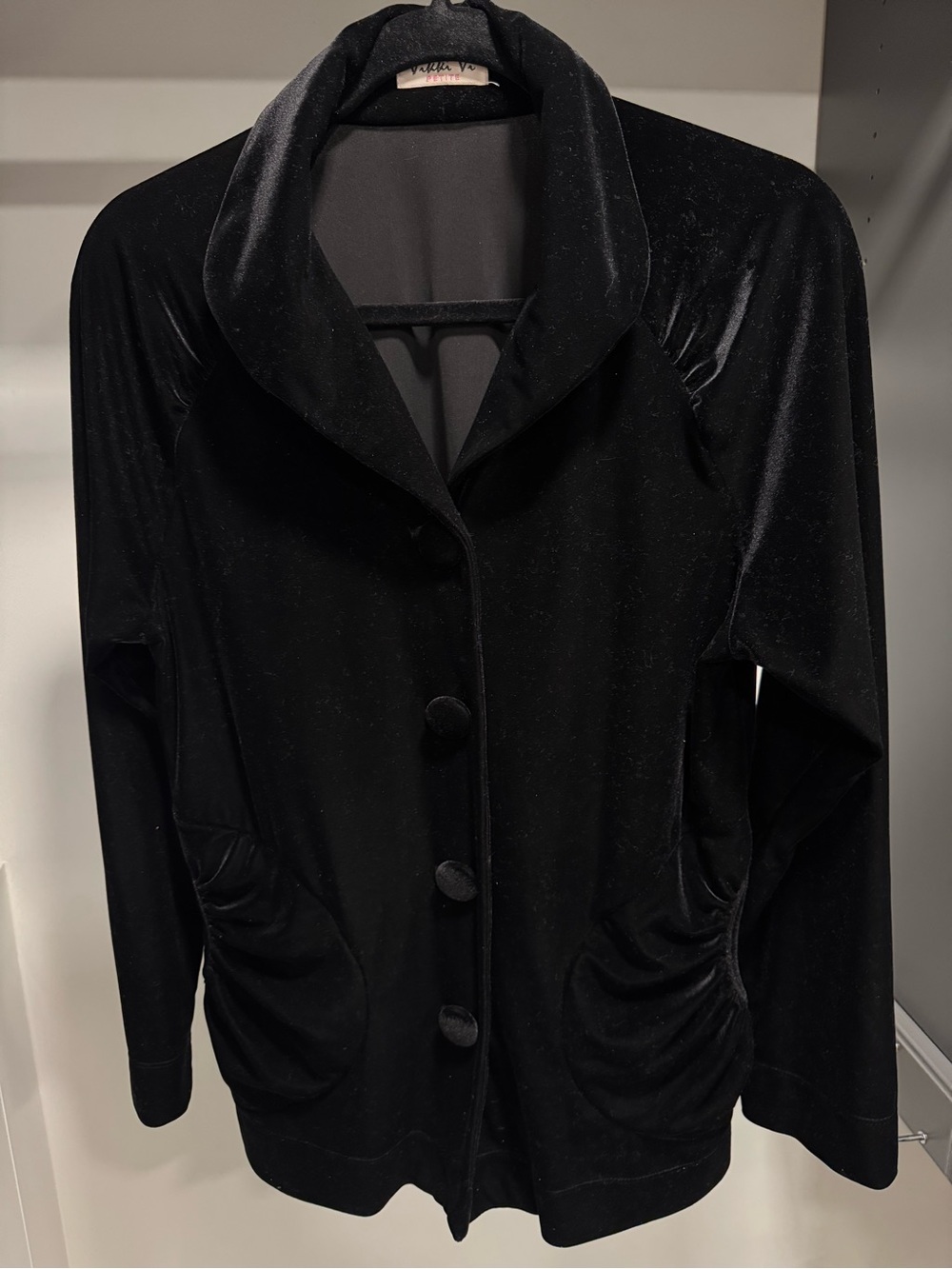 Vikki Vi Black Velvet Top Size M-EUC